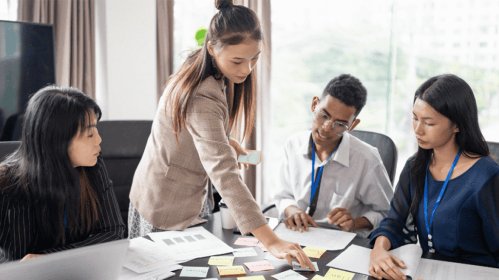 How Fractional COOs Bring Order to Fast-Growing Businesses